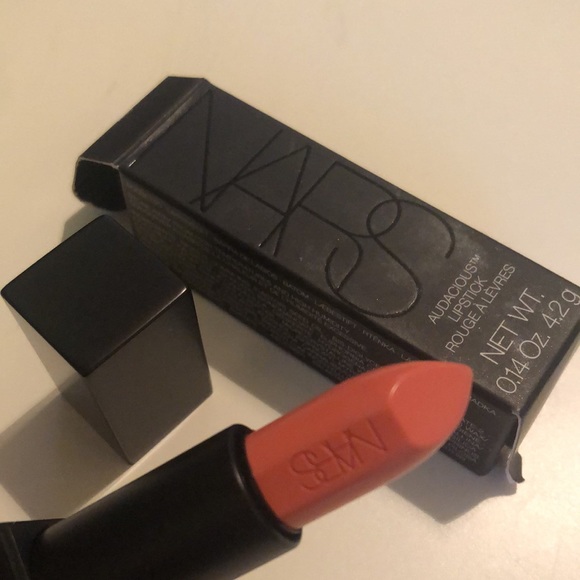 NARS Lipstick in LILI - Picture 6 of 7